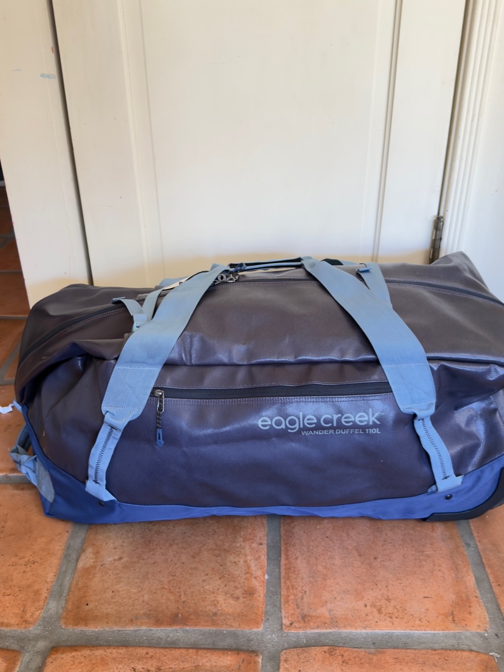 NEW Eagle Creek Migrate 110L Wheeled Duffel (XL) | Artic Blue - Picture 3 of 10
